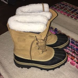 Sorel caribou boots like new